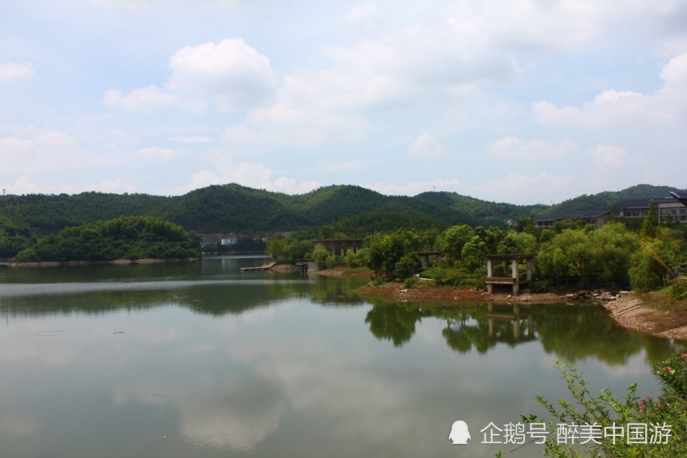 关于九龙湖景区:景区坐标于宁波市九龙湖镇,这里风光旖旎,风景优美