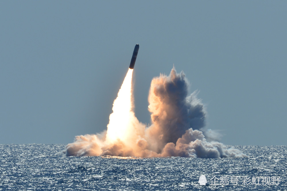 当初俄罗斯为什么自废武功,退役并销毁台风级战略核潜艇?