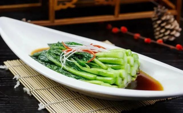 干燥易上火,分享6道绿叶蔬菜的家常做法,多加1步,颜色