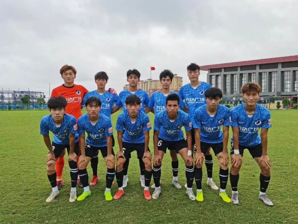 完美收官!大连人队2-0青岛海牛