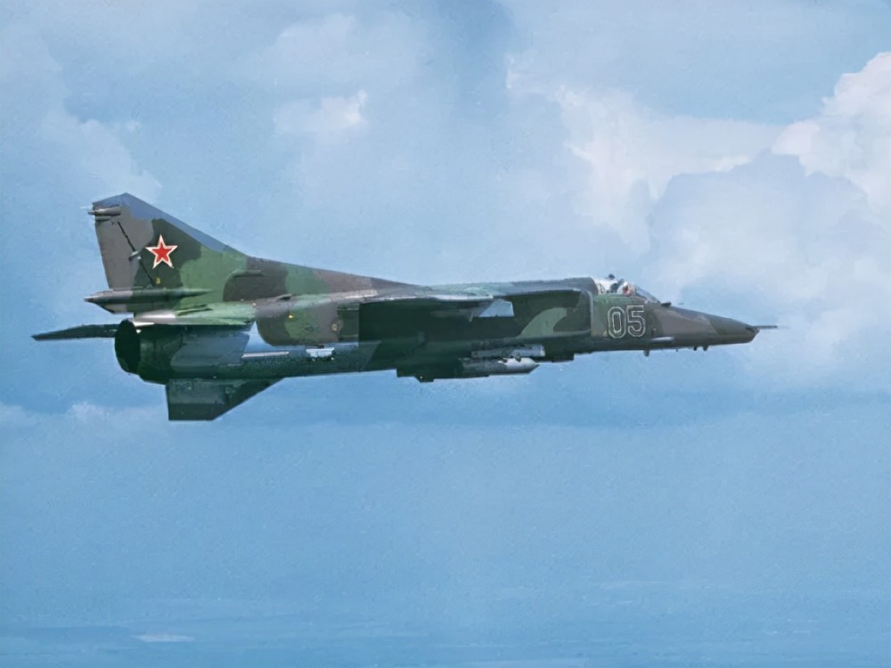 米格-27型歼击轰炸机承担战役纵深遮断任务,突击距离主要涵盖北约集团
