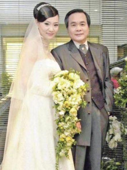 38岁意外流产52岁丈夫坠亡62岁的刘雪华独居的10年有多心酸