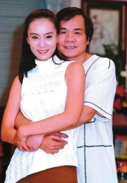 38岁意外流产52岁丈夫坠亡62岁的刘雪华独居的10年有多心酸