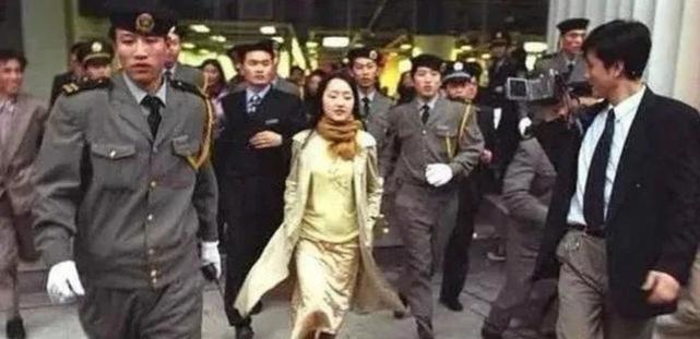 再谈赖文峰,杨钰莹仍热泪盈眶,被毁掉的上半生,不只因