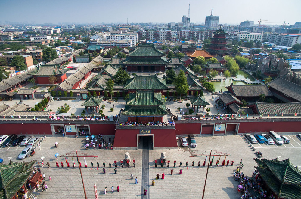 足以看出其古建筑在历史方面的延续性,也见证了开封市的城市发展变迁