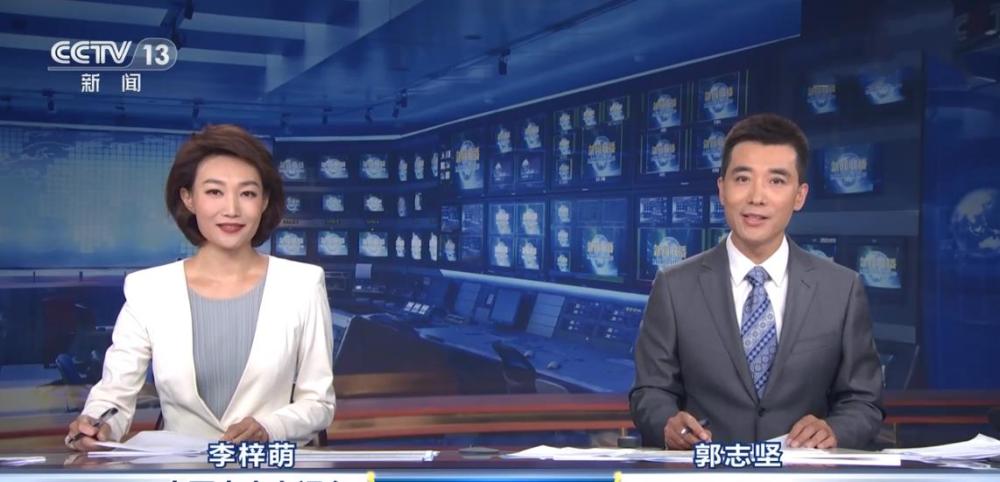 《新闻联播》的主持工作阶段,他的身影给更多是出现在《新闻直播间》