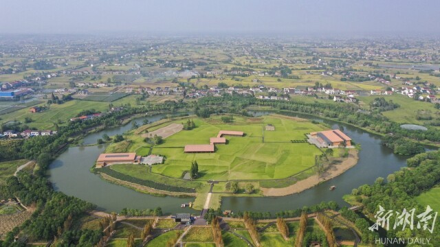 (常德市澧县车溪乡城头山村,公元前4500-2300年) 1979年7月28日,澧阳