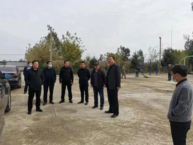 公主岭市副市长董华督导检查千村示范创建和秋收安全生产工作