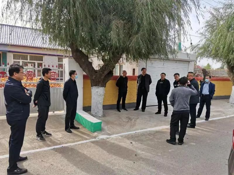 公主岭市副市长董华督导检查"千村示范"创建和秋收安全生产工作