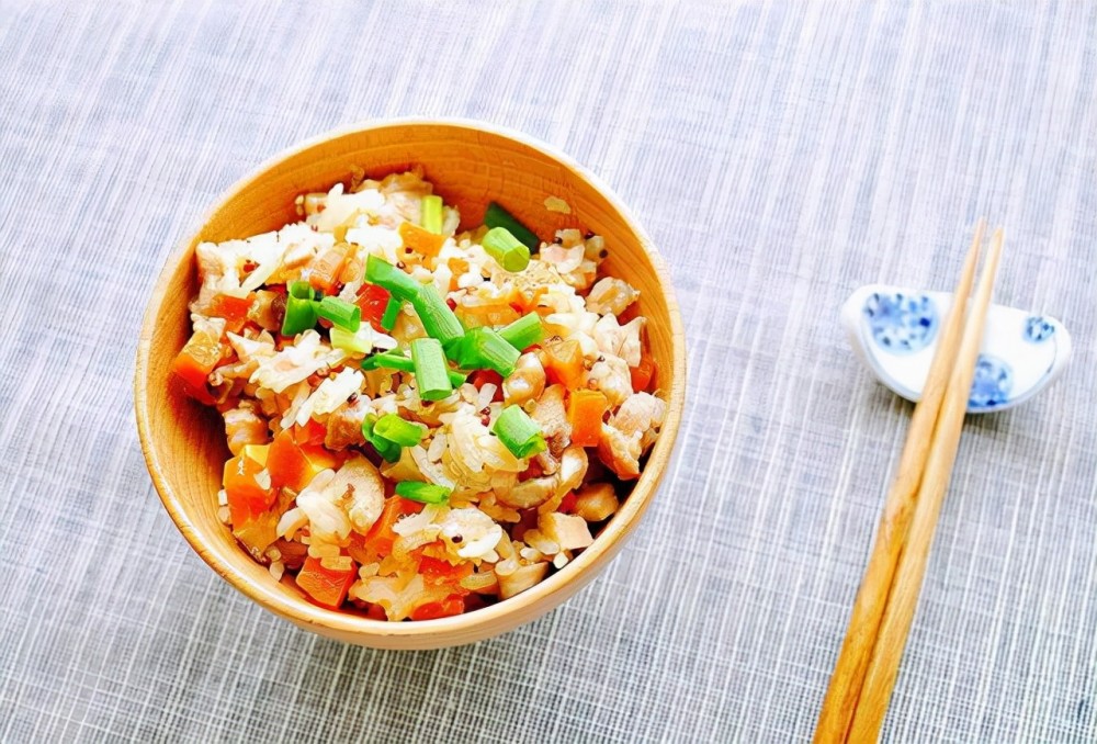 米饭的n种做法—第308课:胡萝卜蒸饭