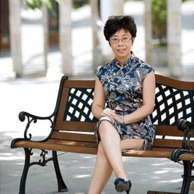 45岁不婚,却坚持追求白头偕老的婚姻,蒙曼老师有理性的女权主义