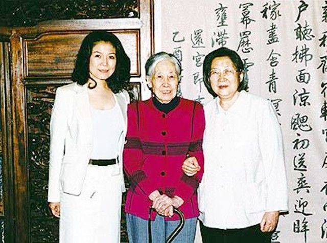 晚年的王光美女士接受杨澜采访,讲述自己真实的往事