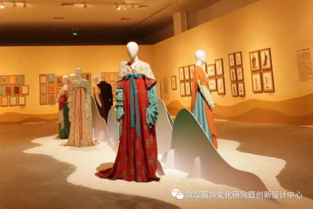 敦煌服饰艺术展开幕式暨《敦煌服饰文化图典·初唐卷》新书发布会成功