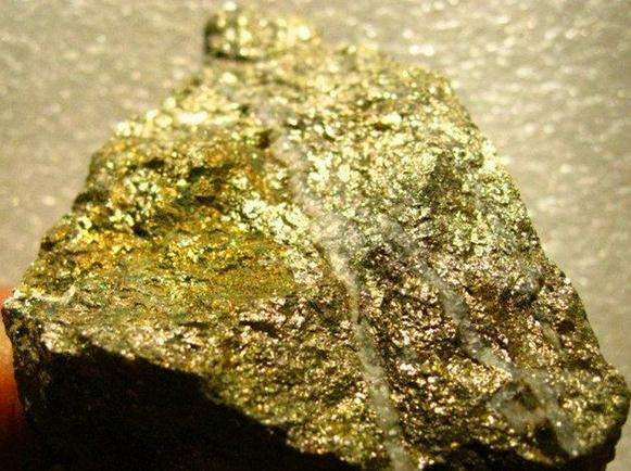 河南伏牛山有超过5万吨的黄金矿带,这里的黄金为什么无人问津?