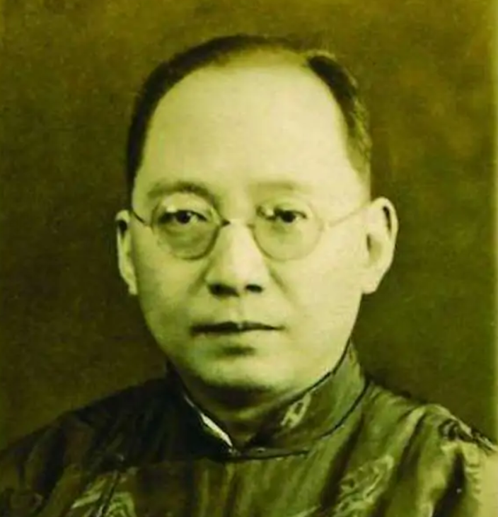 民国奇女子潘小璜:无数男人的梦中情人,百年后却被发现是男儿身