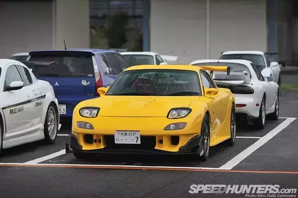 昱:mazda rx-7 是马自达出产过最具代表性的产品么?