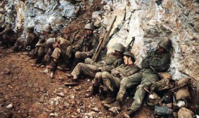 1986年老山战役,黑豹突击队员多年后再聚首,31人全员"
