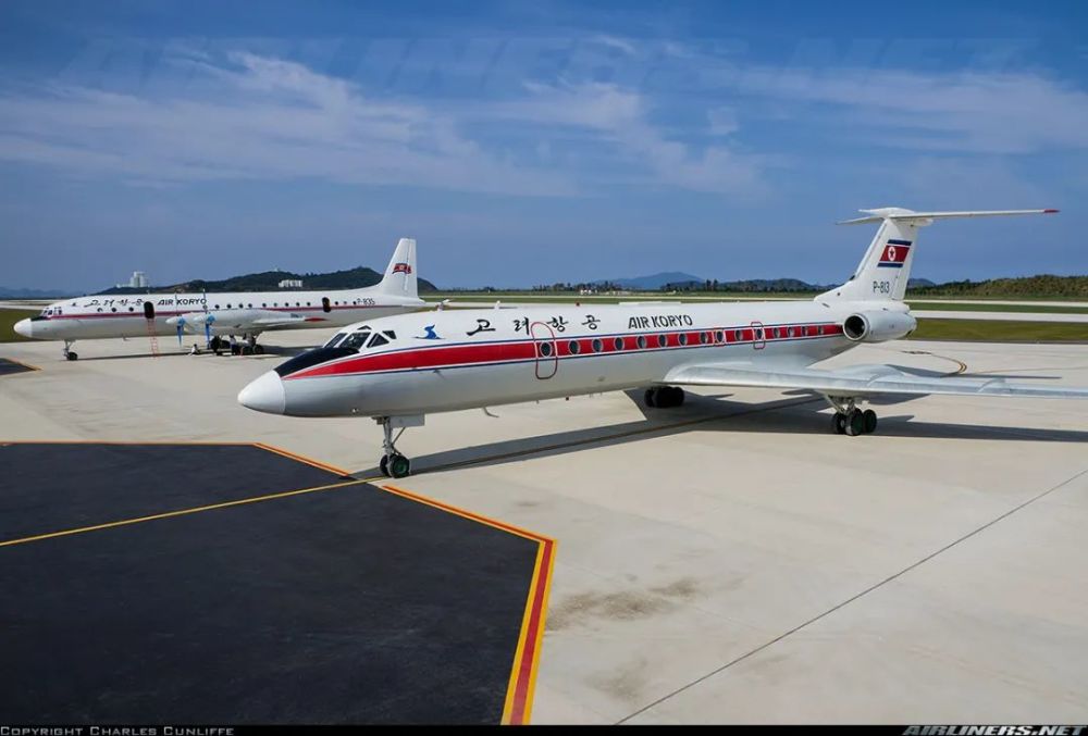 元山机场的tu-134和il-18 airliners图片 摄:charles cunliffe 朝鲜