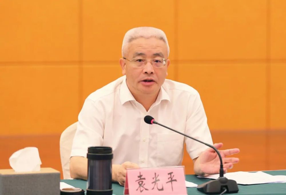 儋州市委主要领导与市民主党派,知联会新老领导班子