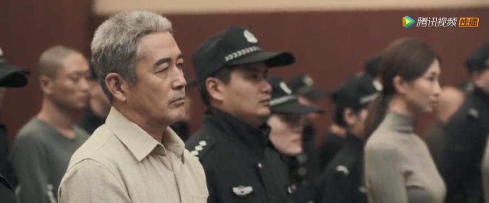 8月30日,有媒体拍到孙红雷与妻子王骏迪深夜散步的照片,一经曝光立刻