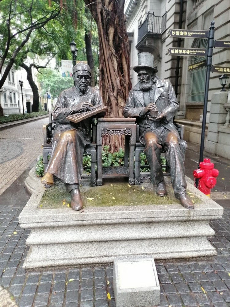 广州沙面建筑群周边雕塑一览