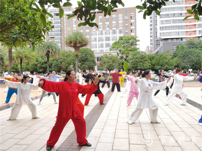 为进一步贯彻落实全民健身要求,传承云南本土太极拳文化遗产,自9月份