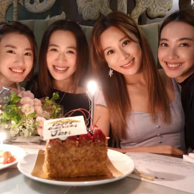 33岁气质女神当妈妈后过首个生日,圈中好友冒险为其庆生|蒋家雯