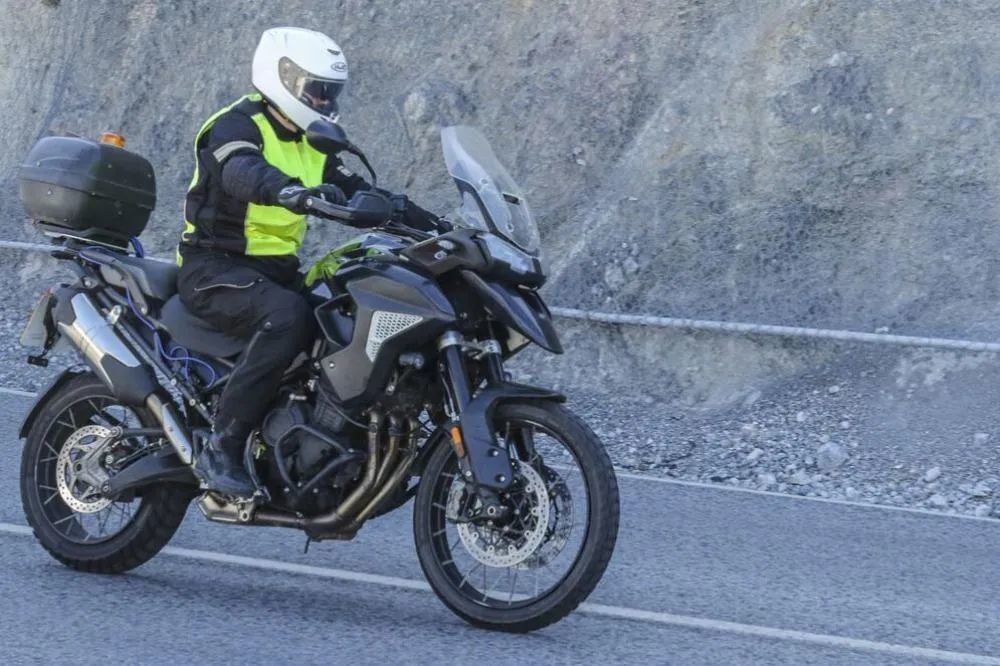 凯旋tiger 1200无伪路试,全新大老虎迎战水鸟大野驴