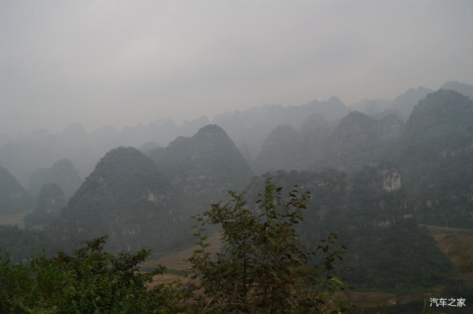 万峰林是国家级风景名胜区马岭河峡谷的重要组成部分,由兴义市东南部