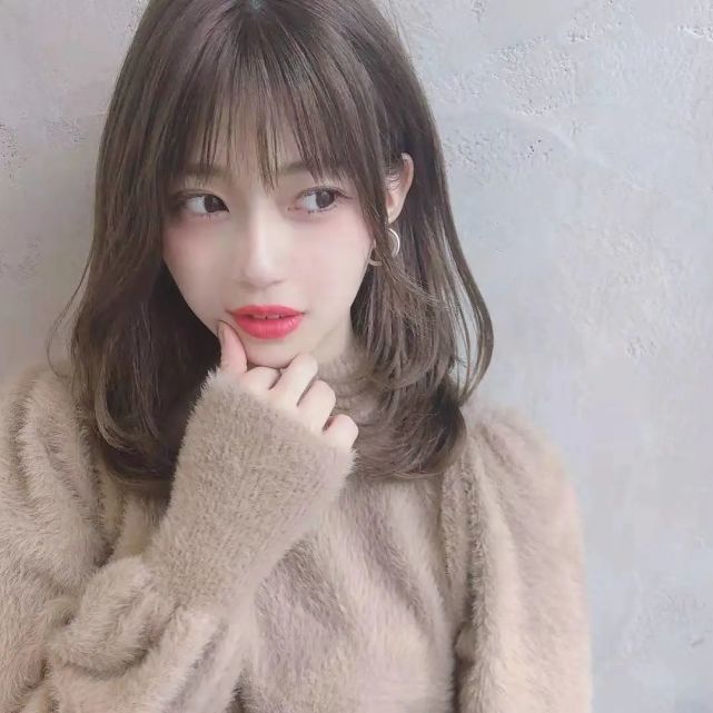 最美"锁骨发"卷发上线,时尚减龄又高级