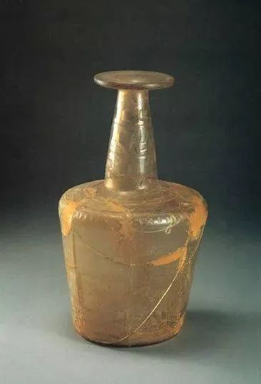 天津蓟县辽代白塔出土玻璃瓶世家艺术唐代  琉璃舍利瓶高12cm,宽8 cm