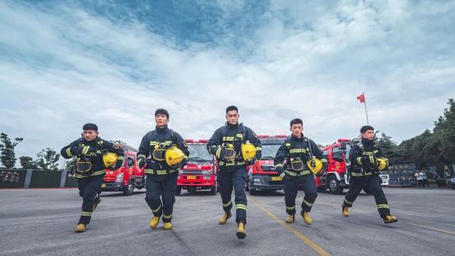 消防是不是"铁饭碗",一个工作3种编制,感觉更心疼消防员们了