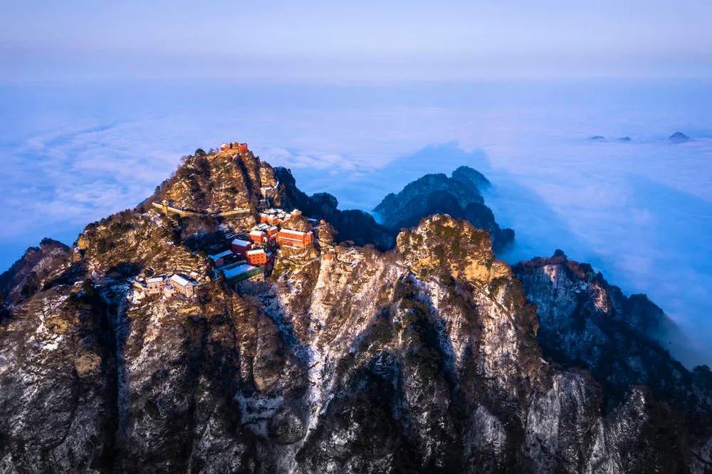 武当山:山不在高,有仙则名