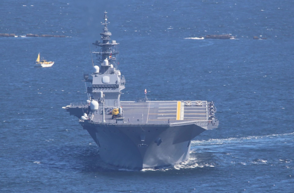 首次起降f-35b,日本一夜之间冒出7艘"航母"!对中方威胁有多大?