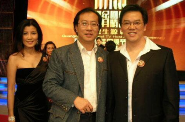不知道大家更喜欢任永全之前的搭档邹庆红还是伍燕呢?