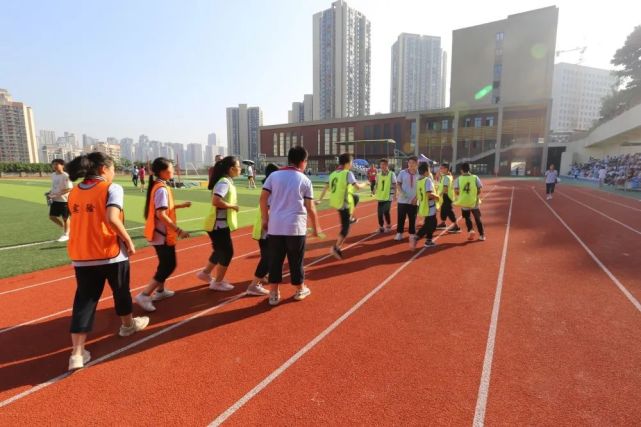 重庆市实验学校召开第23届田径运动会