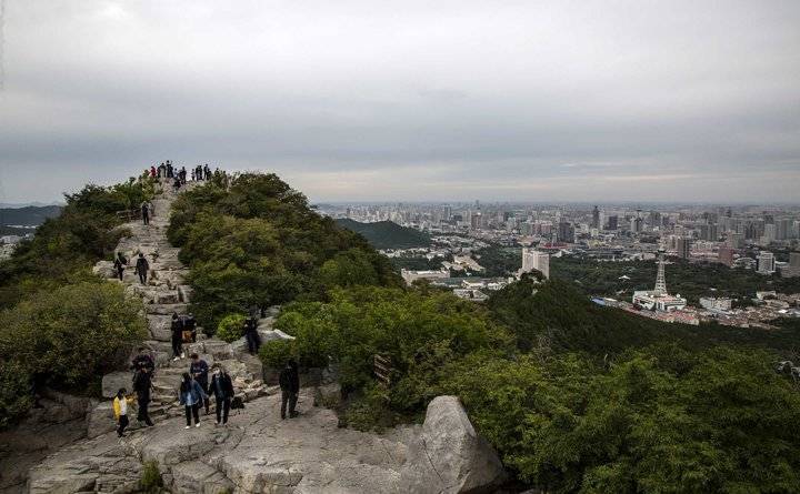 登上名胜千佛山,俯瞰泉城好风光