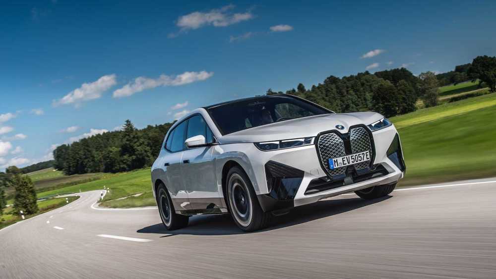 宝马最新款2022上市suv,最新宝马x5 2022款宝马ix评测:带插头的动力和平衡之美