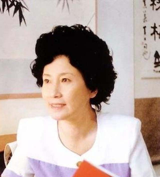 大画家范曾的婚姻:为了张桂云,从黑发到白头,背叛恩人不要名声