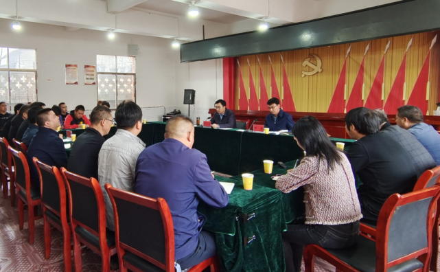 罗永斌到彝良县小草坝镇宣讲市第五次党代会精神