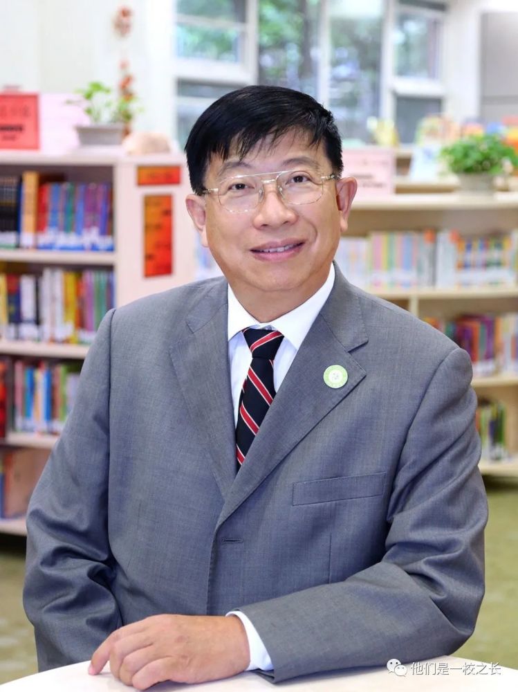 季洪旭上海市晋元高级中学校长上海市正高级教师上海市特级校长新加坡