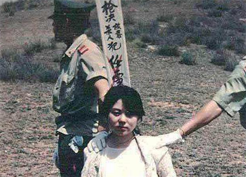 1991年,美女毒贩陶静被抓,为爱不肯供出同伙,枪决前只
