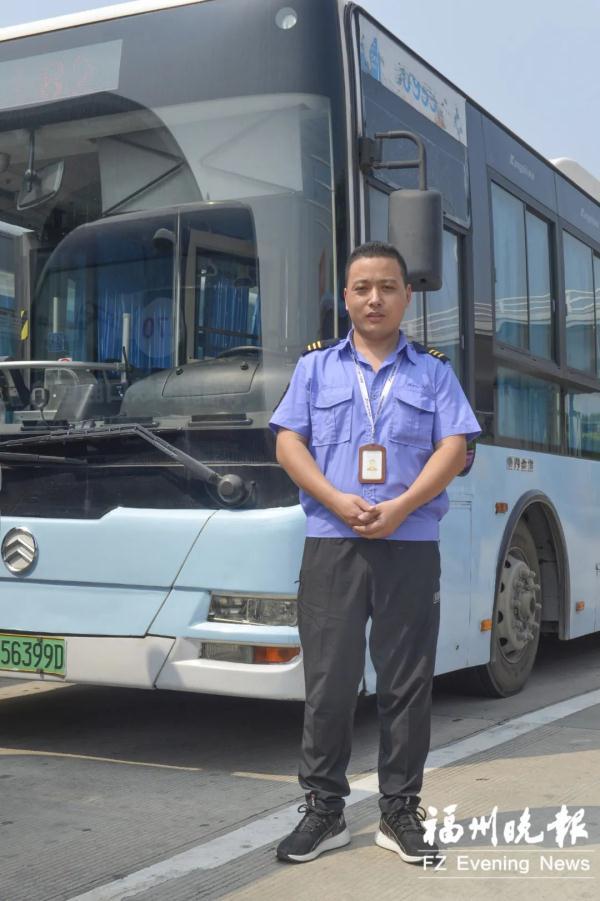 捡到1万多元福州这位公交司机急坏了只因