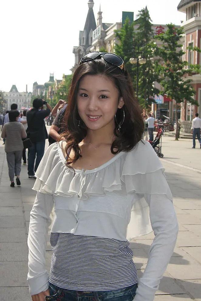 李小萌:28岁嫁相恋7年王雷,36岁怀二胎,演艺圈最干净的艺人