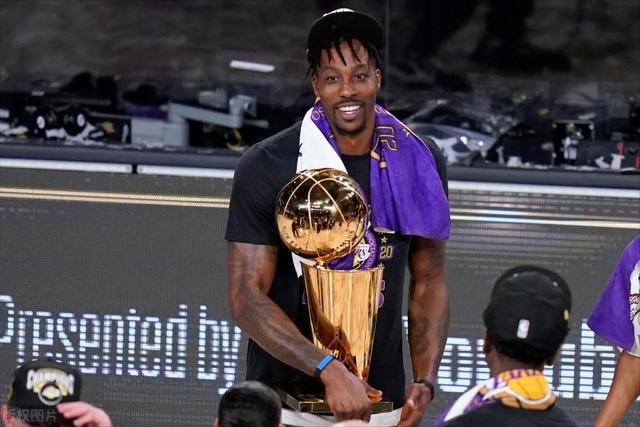 作为nba历史最后一位高中生选秀状元,霍华德出道即巅峰,曾连续三年拿
