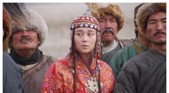 中国哈萨克族的由来,现在多少哈萨克族移民哈萨克斯坦了?