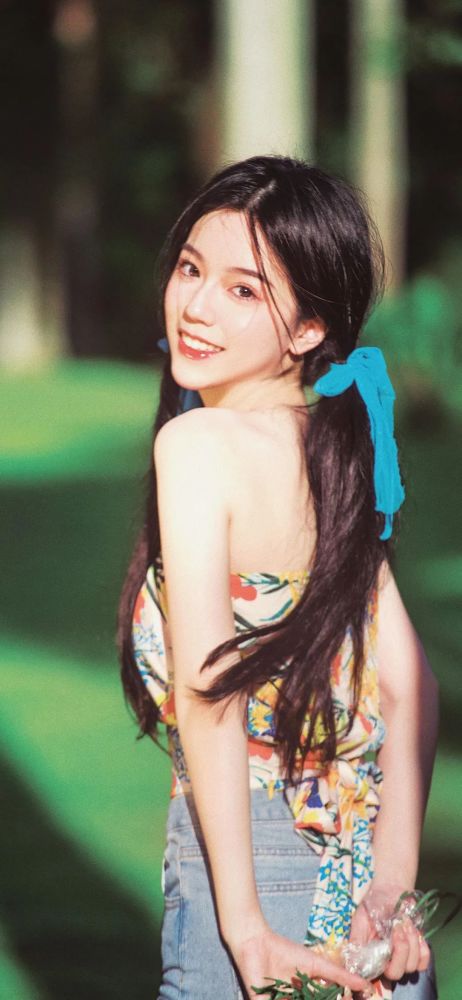 抖音清纯美女全面屏壁纸