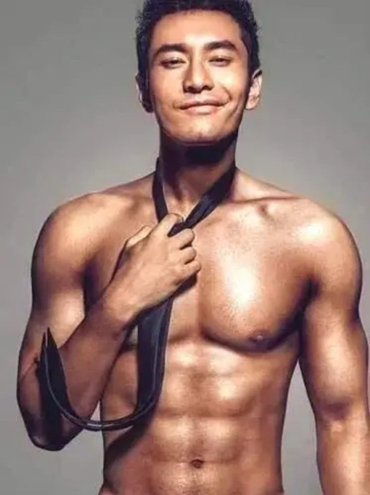 拒绝娘炮七大男星晒肌肉照黄晓明线条明显张家辉彭于晏惊艳