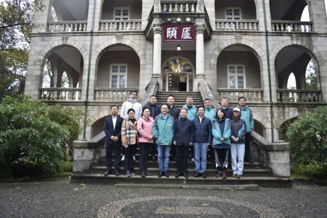 乡村复兴论坛组委会一行来鸡公山考察指导