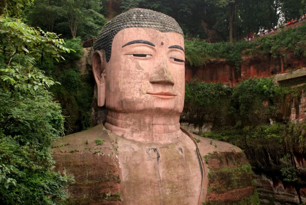 乐山大佛:天下第一大佛,世界最大的摩崖石刻弥勒坐像.